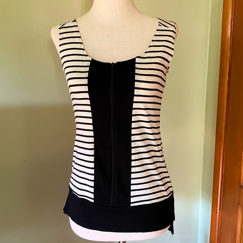 Amour Vert Sleeveless Black & White Stripe Zip Front Tank XS